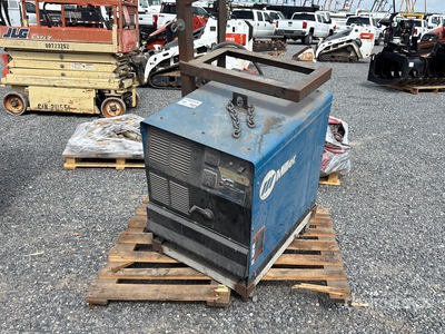 Miller XR Control 181538-03-3 Electric Welder