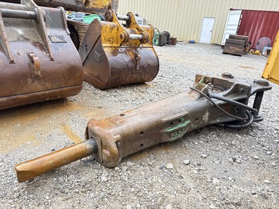 Tramac V32 Hydraulic Breaker