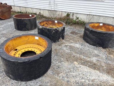 Quantity of (4) Cat 938M Trash Wheels Divers - autres