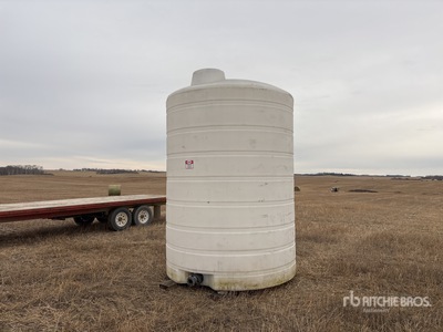1000 gal Poly Tank
