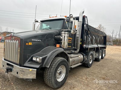 2023 Kenworth T800 6x4 Tri/A Dump Truck