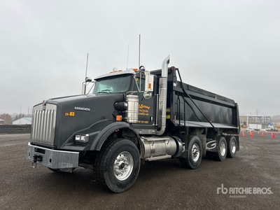 2023 Kenworth T800 8x4 Tri/A Dump Truck