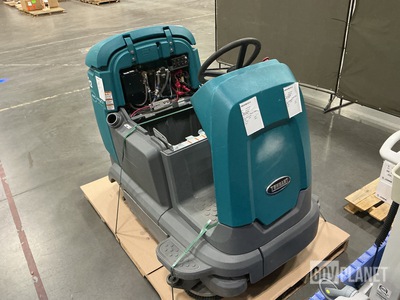 Tennant T12 Floor Scrubber
