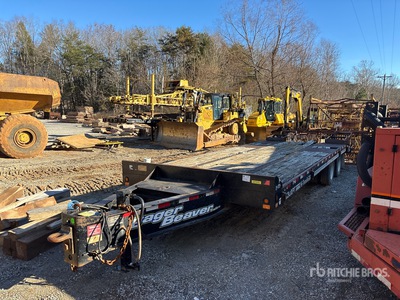 2015 Eager Beaver 27 ft T/A Equipment Trailer