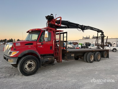 Prentice Articulated Boom on 2006 International 7500 8x4 Camion à flèche