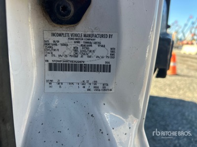 2010 Ford F-350 4x4 Camion à Plateau