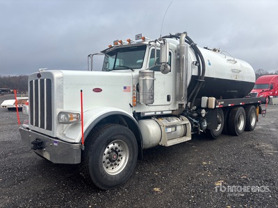 2011 Peterbilt 388 8x4 Vacuum Tanker Truck (Inoperable)