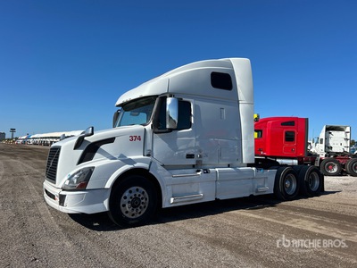 2018 Volvo VNL 6x4 Ciągnik siodłowy T/A z kabiną sypialną