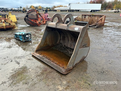 60 in Q/C Cleanup Excavator Bucket - Fits Komatsu PC200