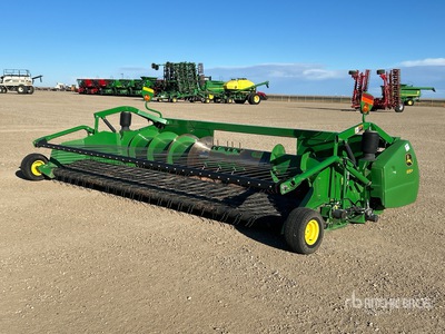 2012 John Deere 615P 15 ft Draper رأس الحصادة المجمعة بوقاية