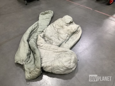 (80) Sleeping Bags