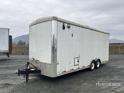 2007 H & H 23 ft x 8 ft 3 in 4 Person T/A Toilettes portatives