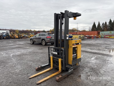 Cat NRR30 2200 lb Electric Forklift
