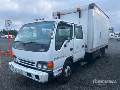 2002 Isuzu NPR HD 4x2 Camion fourgon (Inoperable)