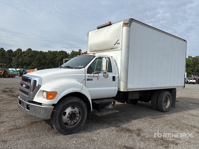 2006 Ford F-650 4x2 Van Truck