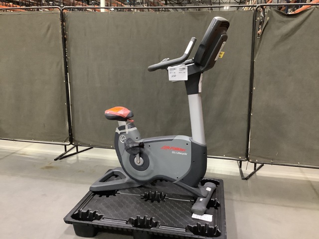 Life Fitness 95C Lifecycle Exercise Bike