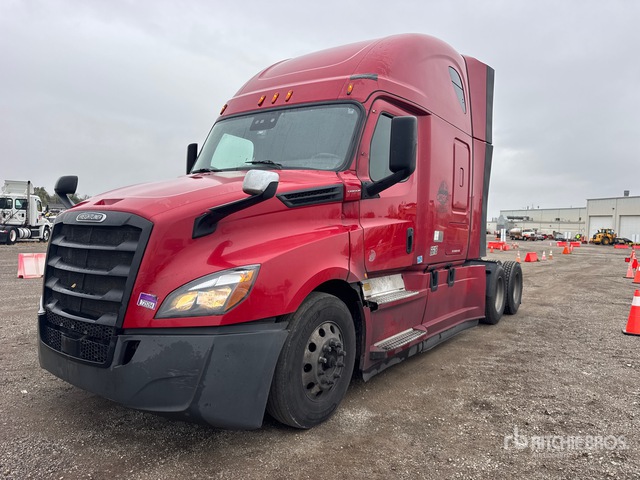 2020 Freightliner Cascadia 126 6x4 T/A Sleeper Truck Tractor