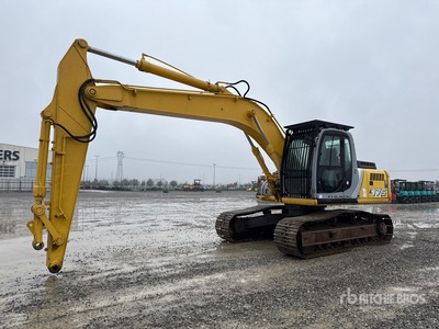 2006 New Holland E175 Tracked Excavator