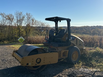 2013 Cat CS-44 Smooth Drum Compactor