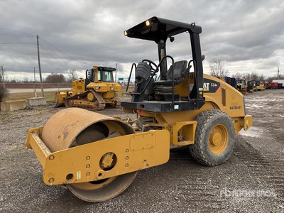 2013 Cat CS-44 Smooth Drum Compactor
