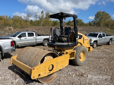 2013 Cat CS-44 Smooth Drum Compactor