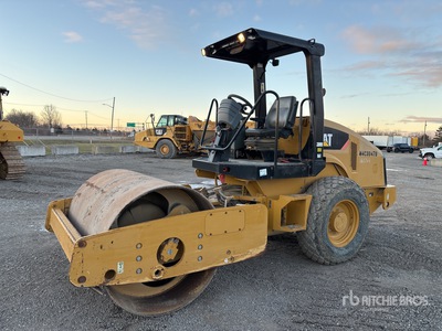 2013 Cat CS44 Smooth Drum Compactor