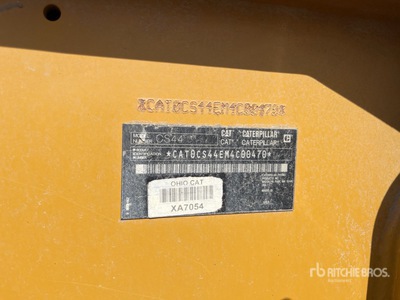 2013 Cat CS-44 Smooth Drum Compactor