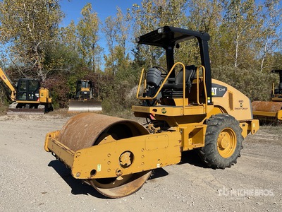 2012 Cat CS-44 Smooth Drum Compactor
