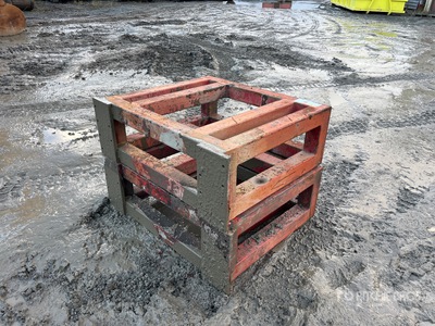 Quantity of (2) Maintenance Stands Articoli da ferramenta e di consumo