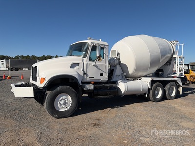 2004 Mack CV713 6x4 Camion mélangeur