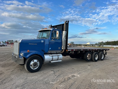 2003 Western Star 4900FA 8x4 Flatbed Truck