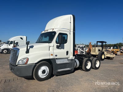 2016 Freightliner Cascadia 125 6x4 T/A Day Cab Truck Tractor