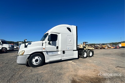 2016 Freightliner Cascadia 125 6x4 تراكتور شاحنة كابينة النوم (ثنائية المحور)