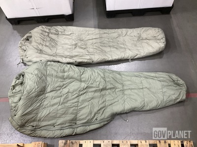 (80) Sleeping Bags