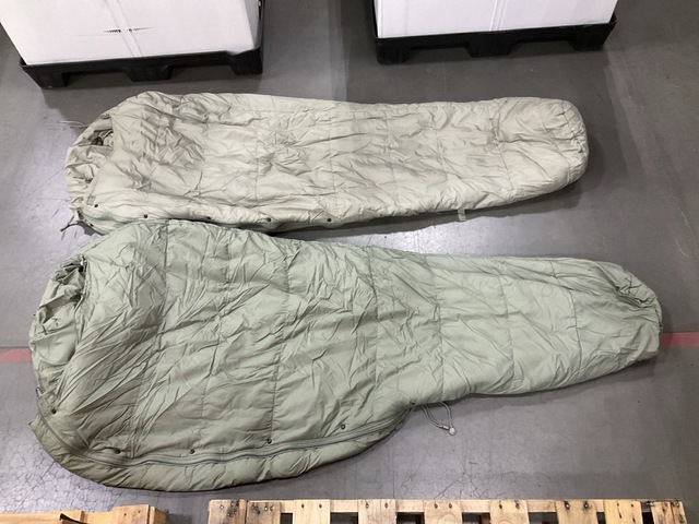 (80) Sleeping Bags (80) Sleeping Bags