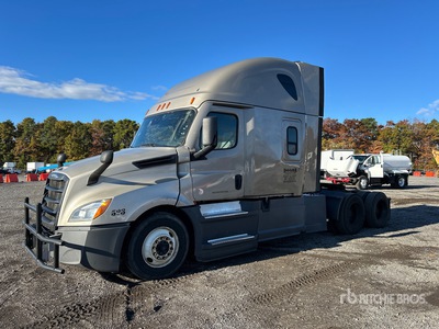 2021 Freightliner Cascadia 126 6x4 T/A Sleeper Truck Tractor