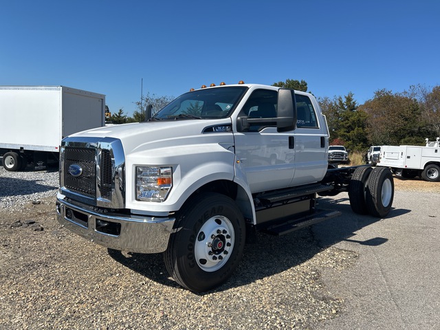 2025 Ford F-650 XL 4x2 Crew Cab Cab and Chassis (Unused) 2025 Ford F-650 XL 4x2 Crew Cab Cab and Chassis (Unused)