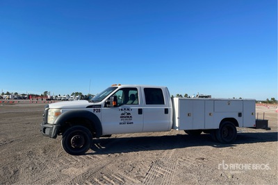 2013 Ford F-450 XL 4x2 Crew Cab Utility Truck