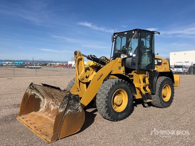 2018 Cat 918M Pala gommata