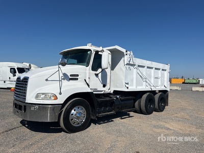 2016 Mack CXU613 6x4 T / A-kiepwagen