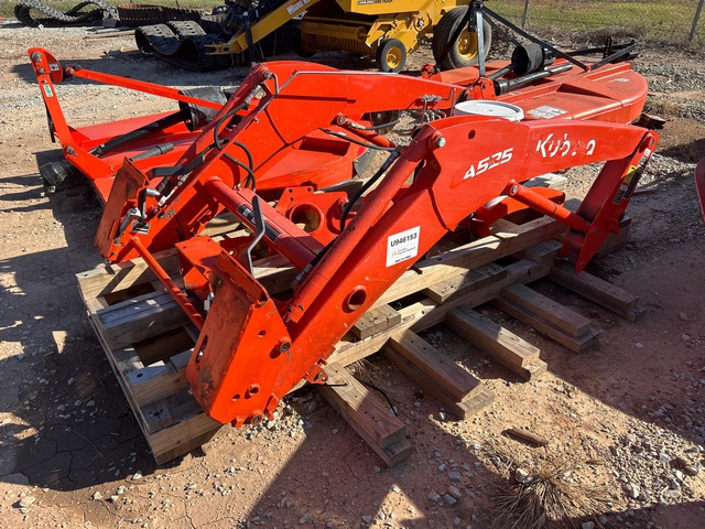 Kubota LA525 Front Loader Attachment