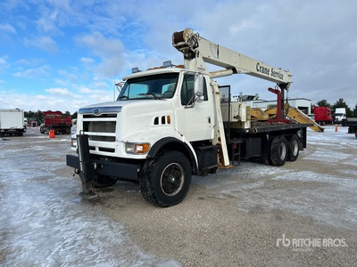 1998 National Crane 34000 lb Straight Boom on 1998 Ford LT8501 6x4 Camion à flèche