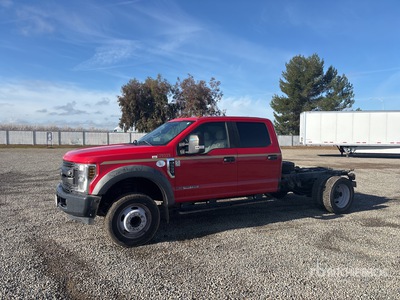 2018 Ford F-550 4x2 Crew Cab الكابينة والهيكل