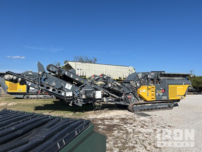 Rubble Master RM100 Tracked Screen Plant