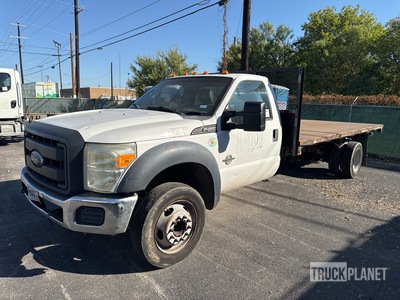 2013 Ford F-450 XL 4x2 Flatbed Truck (Inoperable)
