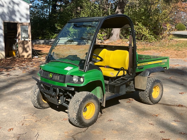 2017 John Deere Gator 4x4 Utility Vehicle 2017 John Deere Gator 4x4 Utility Vehicle