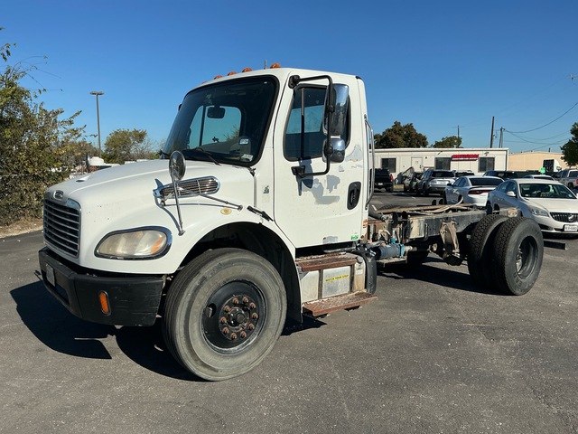2016 Freightliner M2 106 4x2 Cab and Chassis