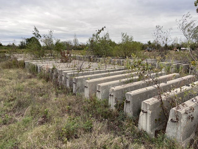 Quantity of (120) 12 ft Concrete Traffic Barriers Barrier