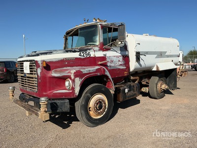 1989 Ford LS9000 2500 gal 4x2 散水車