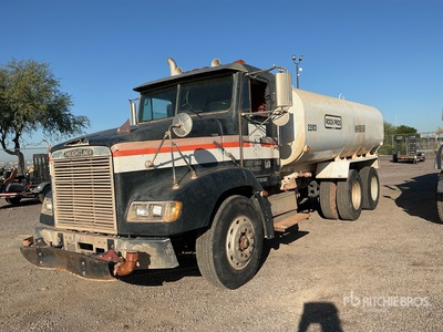 1993 Freightliner FLD 112 4000 gal 6x4 Water Truck
